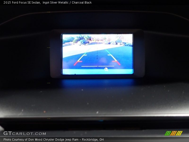 Ingot Silver Metallic / Charcoal Black 2015 Ford Focus SE Sedan