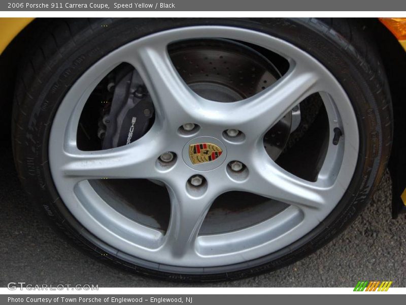 Speed Yellow / Black 2006 Porsche 911 Carrera Coupe