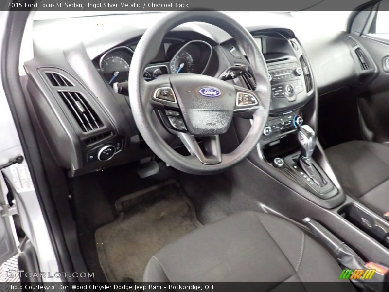 Ingot Silver Metallic / Charcoal Black 2015 Ford Focus SE Sedan