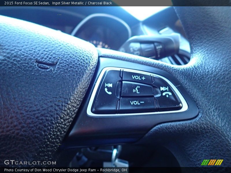 Ingot Silver Metallic / Charcoal Black 2015 Ford Focus SE Sedan