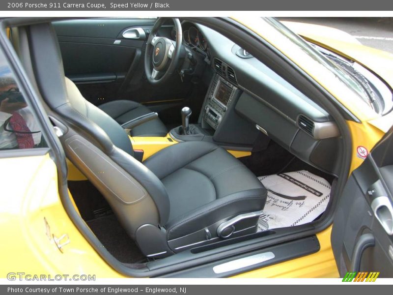 Speed Yellow / Black 2006 Porsche 911 Carrera Coupe