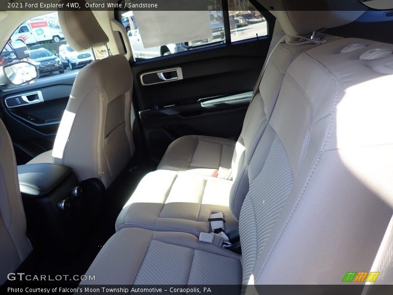 Oxford White / Sandstone 2021 Ford Explorer 4WD