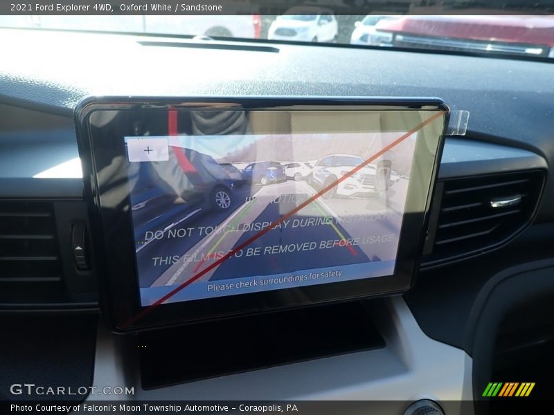 Oxford White / Sandstone 2021 Ford Explorer 4WD
