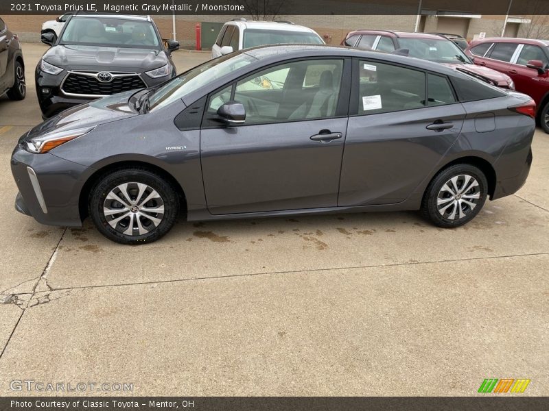 Magnetic Gray Metallic / Moonstone 2021 Toyota Prius LE