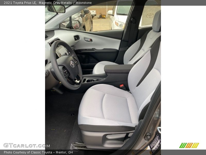 Magnetic Gray Metallic / Moonstone 2021 Toyota Prius LE