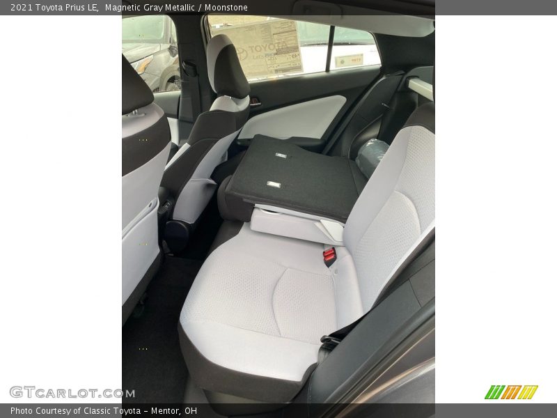 Magnetic Gray Metallic / Moonstone 2021 Toyota Prius LE