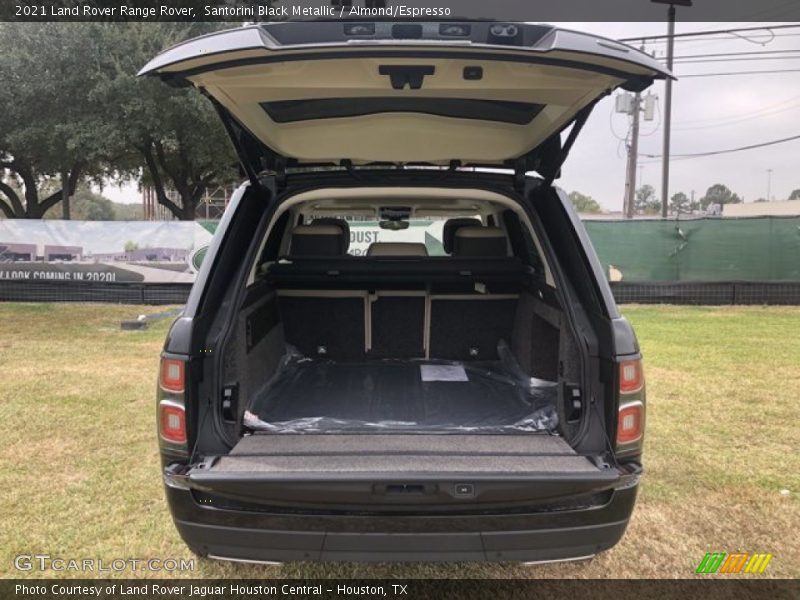  2021 Range Rover  Trunk