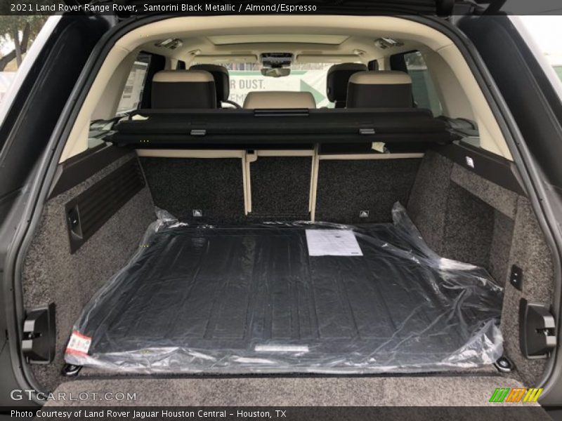  2021 Range Rover  Trunk