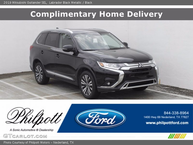 Labrador Black Metallic / Black 2019 Mitsubishi Outlander SEL
