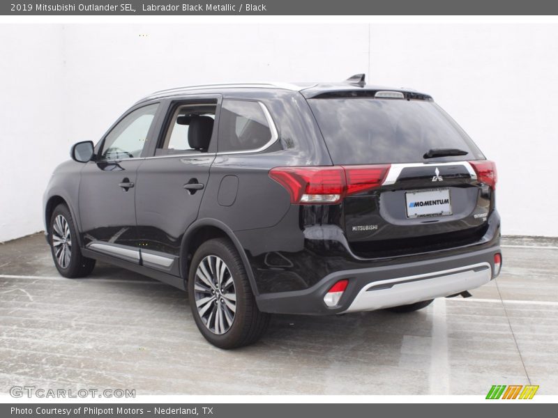 Labrador Black Metallic / Black 2019 Mitsubishi Outlander SEL