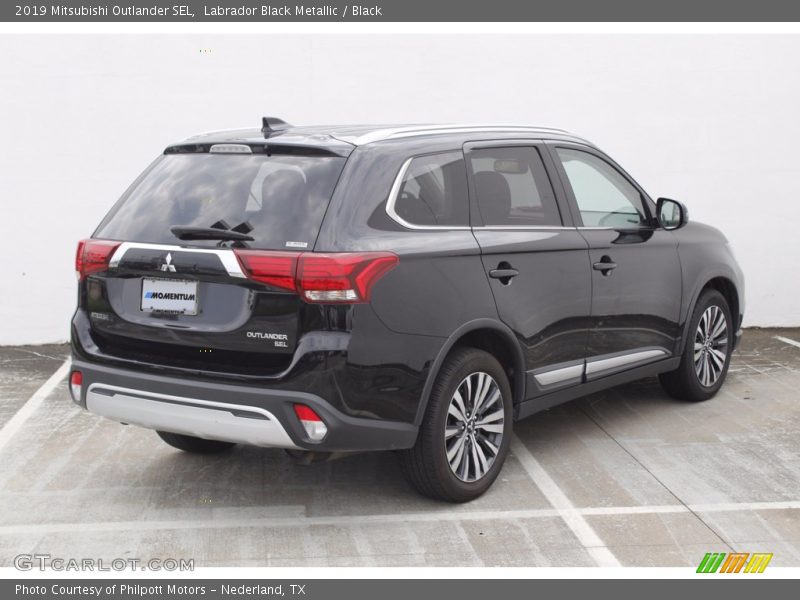 Labrador Black Metallic / Black 2019 Mitsubishi Outlander SEL