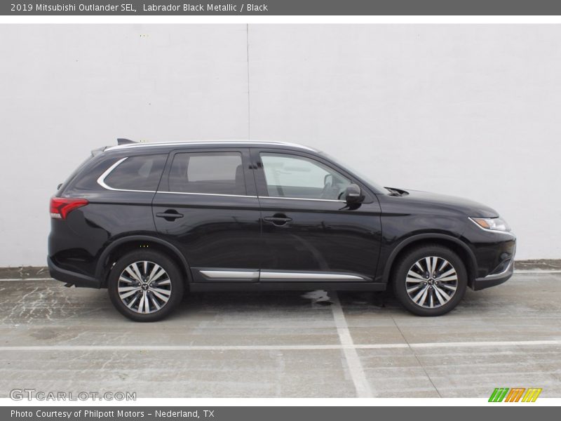 Labrador Black Metallic / Black 2019 Mitsubishi Outlander SEL