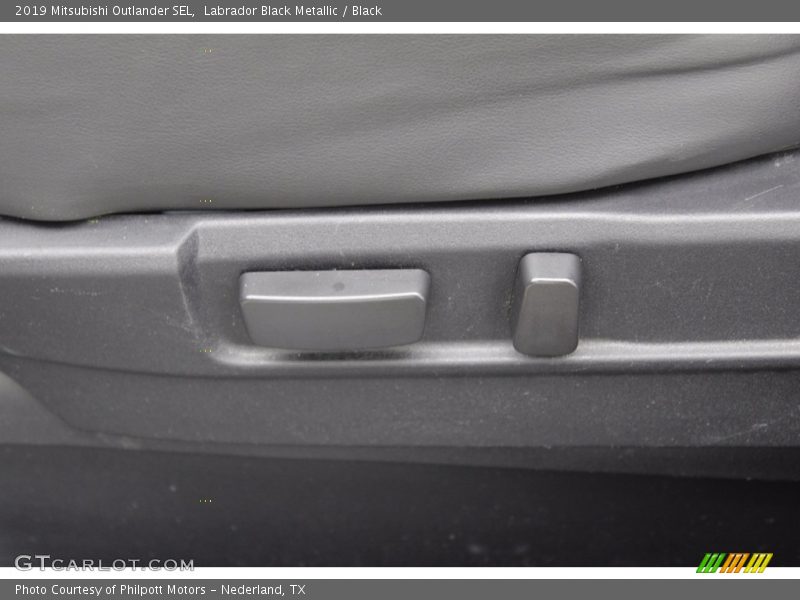 Labrador Black Metallic / Black 2019 Mitsubishi Outlander SEL