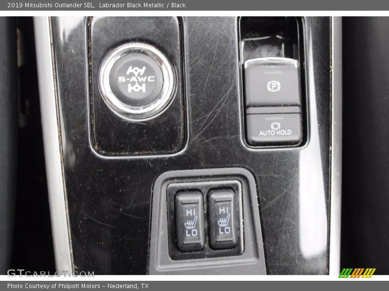 Labrador Black Metallic / Black 2019 Mitsubishi Outlander SEL