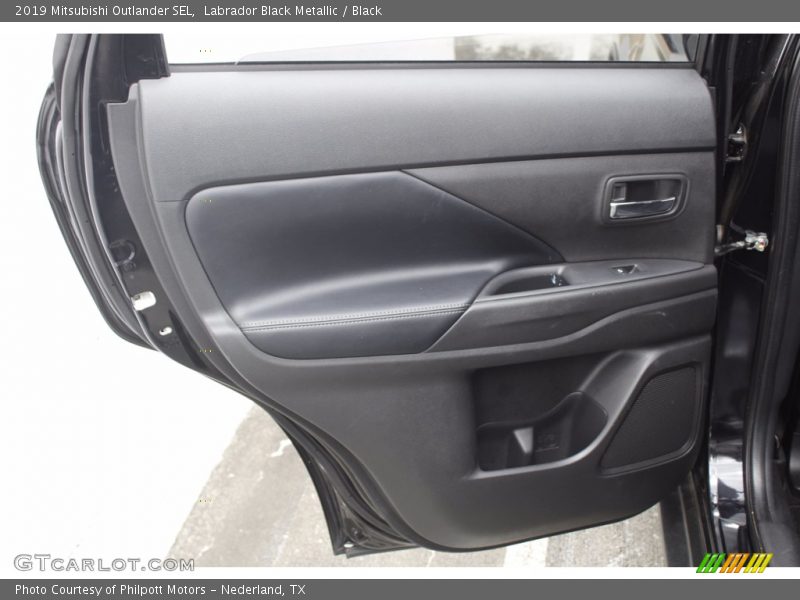 Labrador Black Metallic / Black 2019 Mitsubishi Outlander SEL