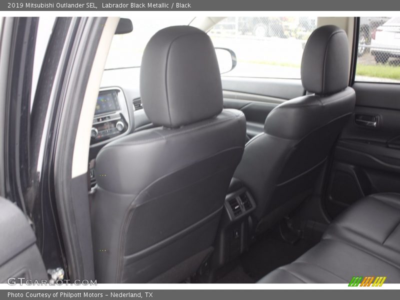 Labrador Black Metallic / Black 2019 Mitsubishi Outlander SEL