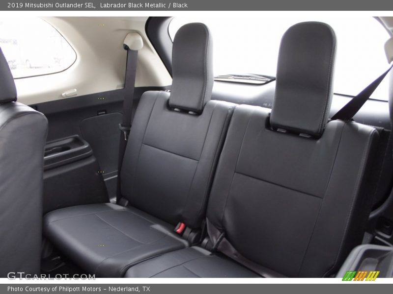 Labrador Black Metallic / Black 2019 Mitsubishi Outlander SEL