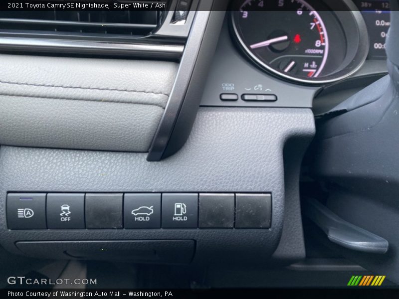 Controls of 2021 Camry SE Nightshade