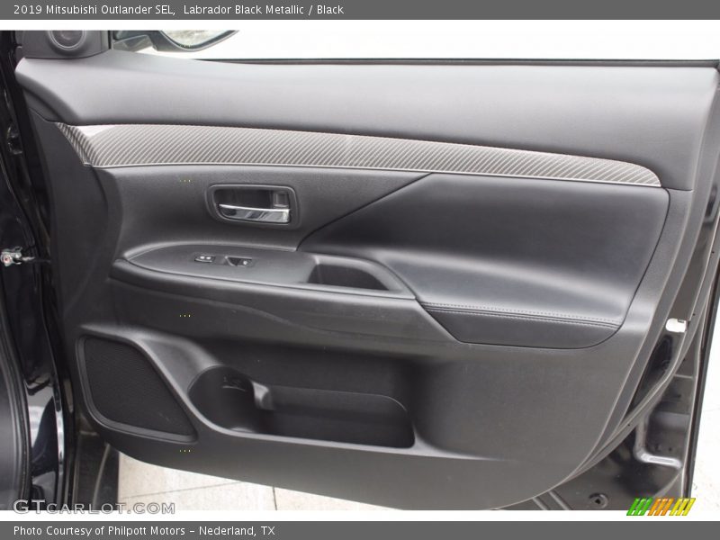 Labrador Black Metallic / Black 2019 Mitsubishi Outlander SEL