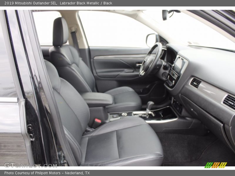 Labrador Black Metallic / Black 2019 Mitsubishi Outlander SEL
