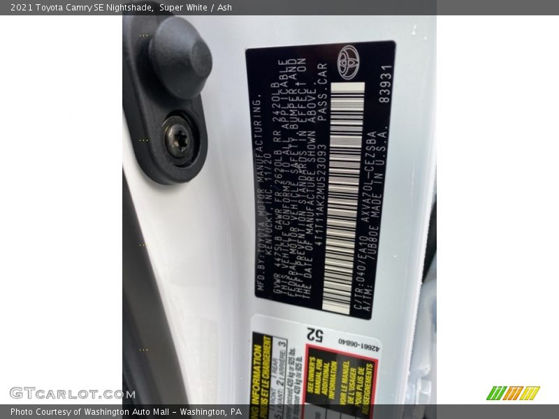 2021 Camry SE Nightshade Super White Color Code 040