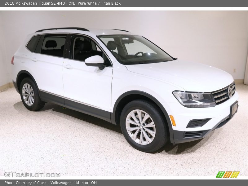 Pure White / Titan Black 2018 Volkswagen Tiguan SE 4MOTION