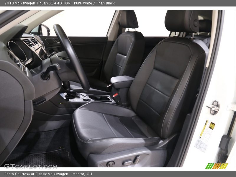 Pure White / Titan Black 2018 Volkswagen Tiguan SE 4MOTION