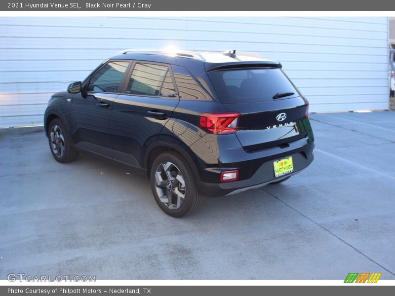 Black Noir Pearl / Gray 2021 Hyundai Venue SEL