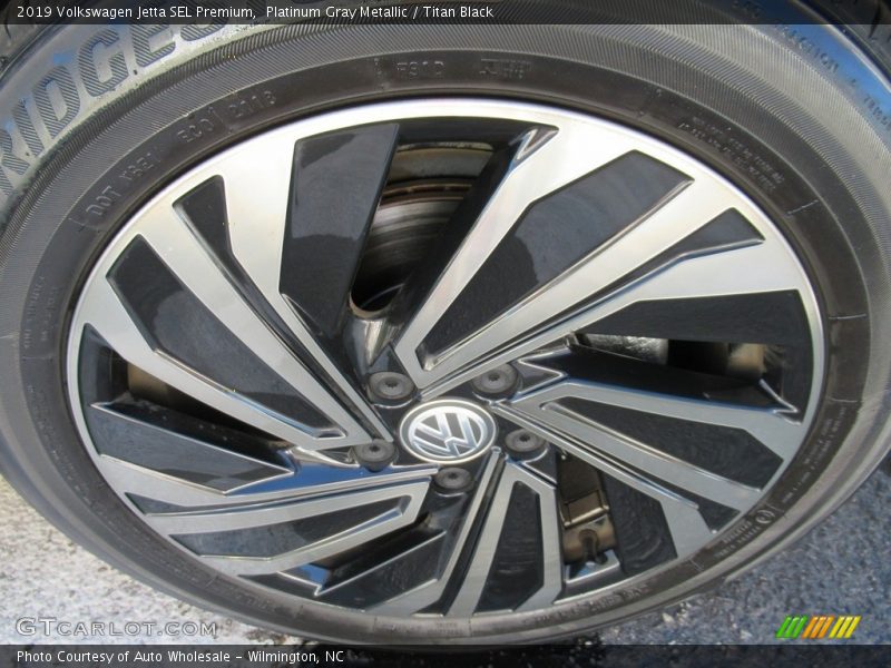 Platinum Gray Metallic / Titan Black 2019 Volkswagen Jetta SEL Premium