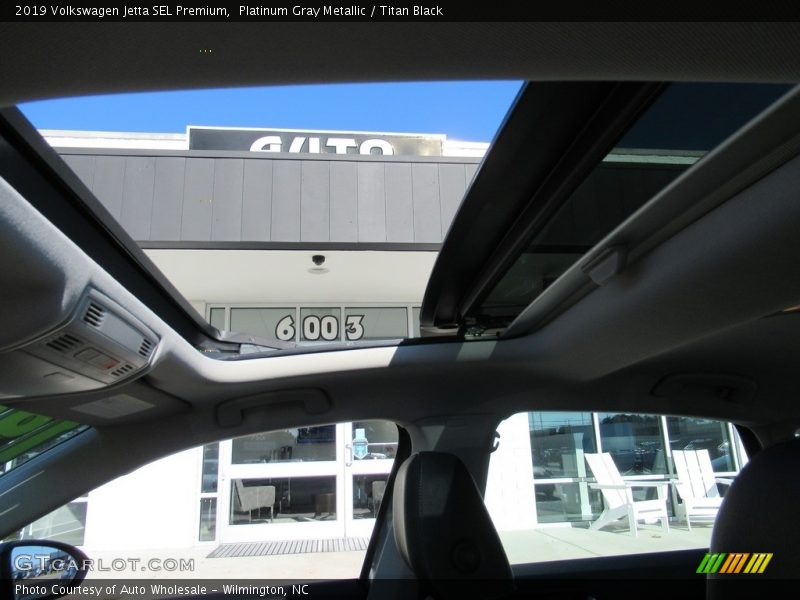 Platinum Gray Metallic / Titan Black 2019 Volkswagen Jetta SEL Premium