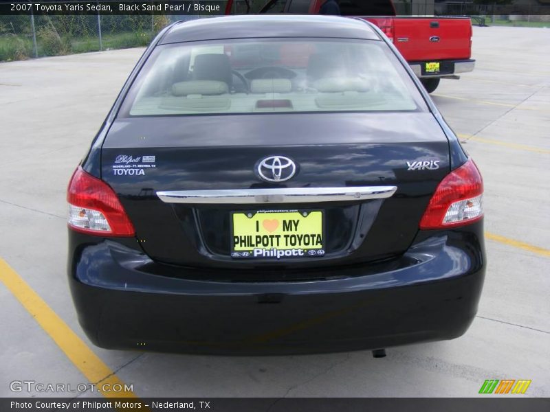 Black Sand Pearl / Bisque 2007 Toyota Yaris Sedan