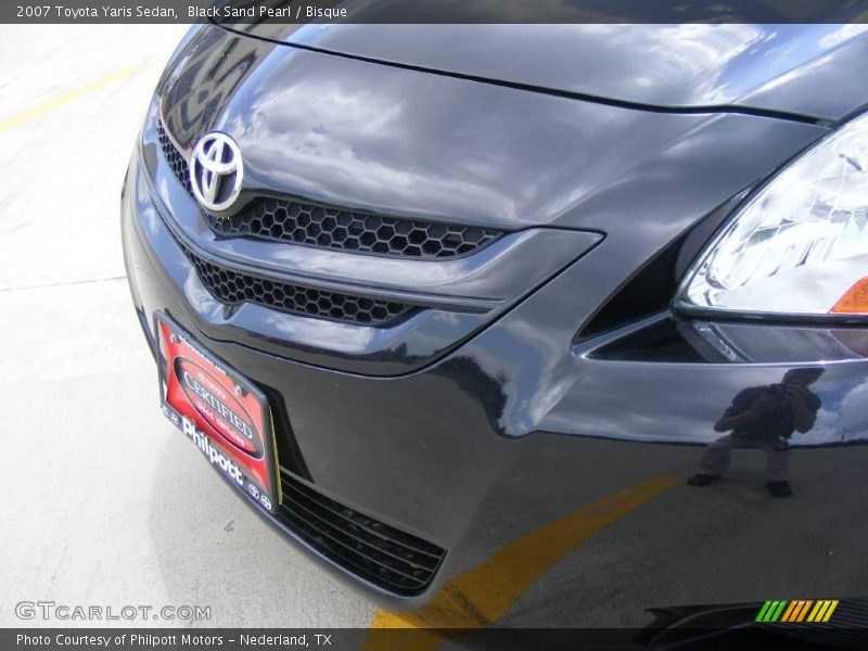 Black Sand Pearl / Bisque 2007 Toyota Yaris Sedan