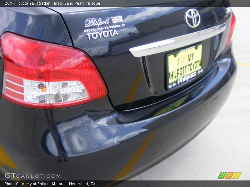 Black Sand Pearl / Bisque 2007 Toyota Yaris Sedan