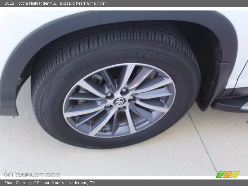 Blizzard Pearl White / Ash 2019 Toyota Highlander XLE