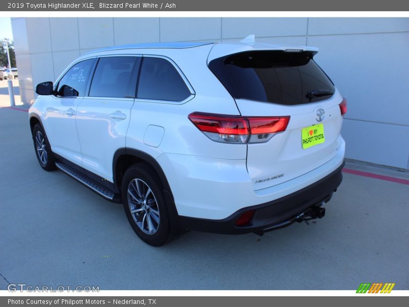 Blizzard Pearl White / Ash 2019 Toyota Highlander XLE