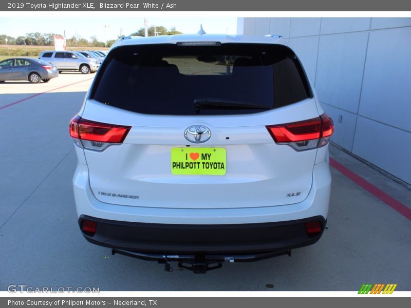 Blizzard Pearl White / Ash 2019 Toyota Highlander XLE