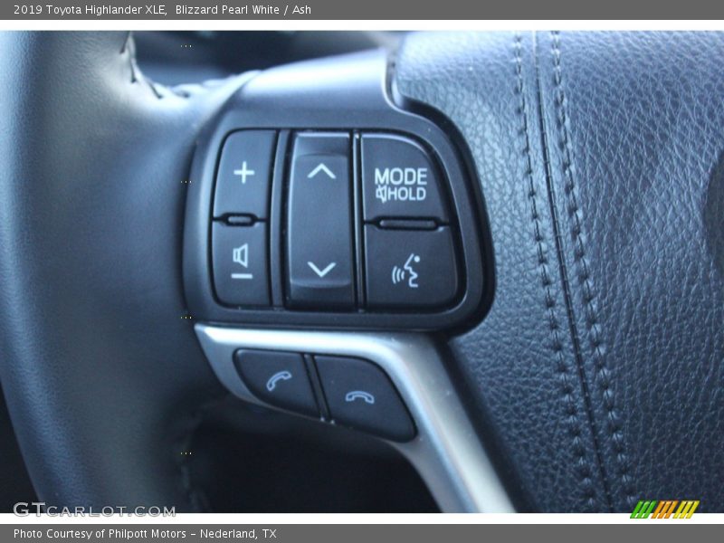 Blizzard Pearl White / Ash 2019 Toyota Highlander XLE