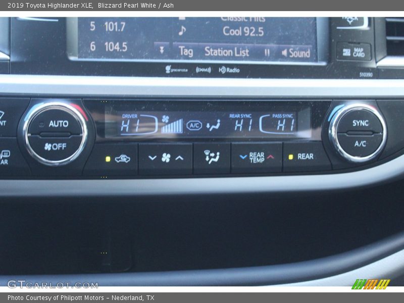 Blizzard Pearl White / Ash 2019 Toyota Highlander XLE