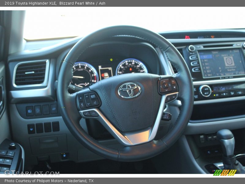 Blizzard Pearl White / Ash 2019 Toyota Highlander XLE