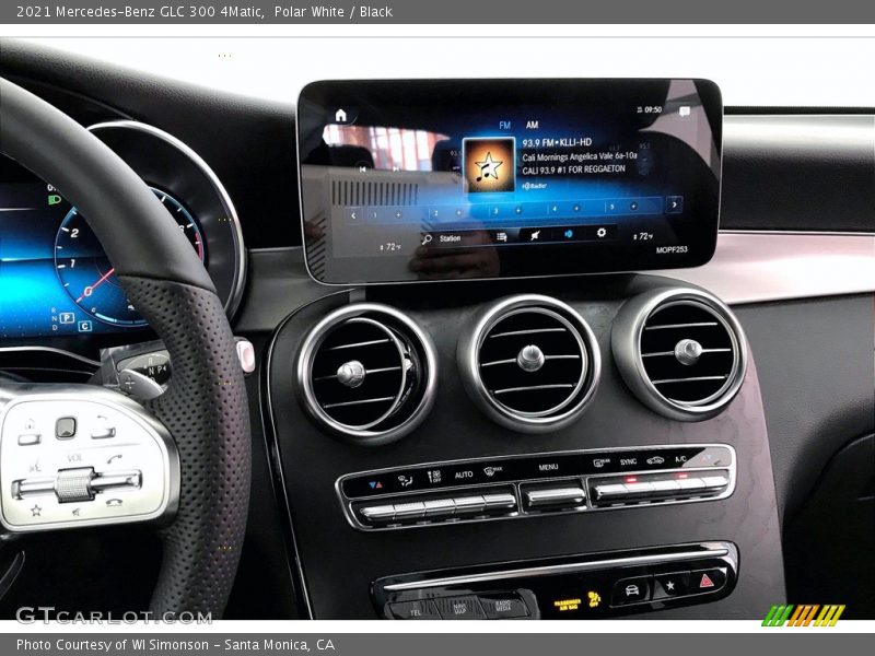 Polar White / Black 2021 Mercedes-Benz GLC 300 4Matic