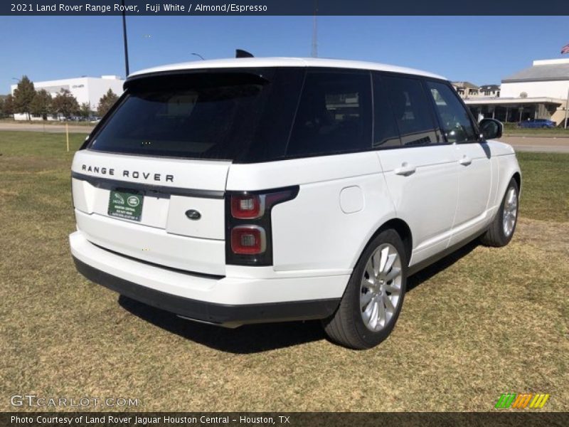 Fuji White / Almond/Espresso 2021 Land Rover Range Rover