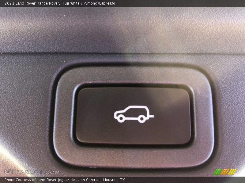 Fuji White / Almond/Espresso 2021 Land Rover Range Rover