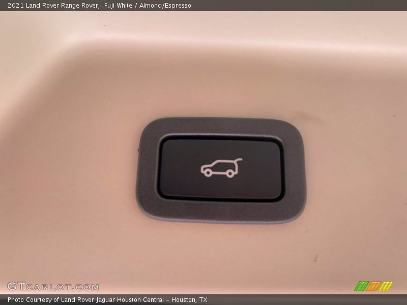 Fuji White / Almond/Espresso 2021 Land Rover Range Rover