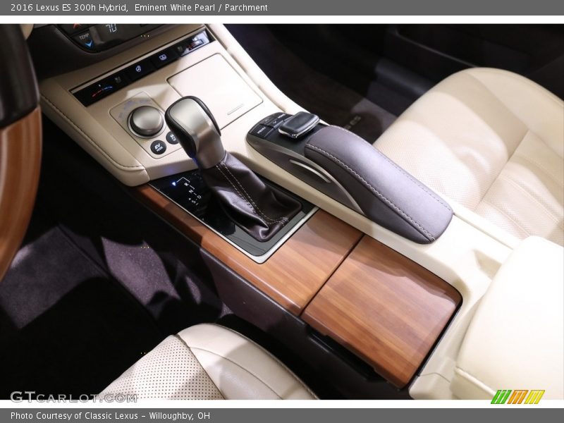  2016 ES 300h Hybrid ECVT-i Automatic Shifter