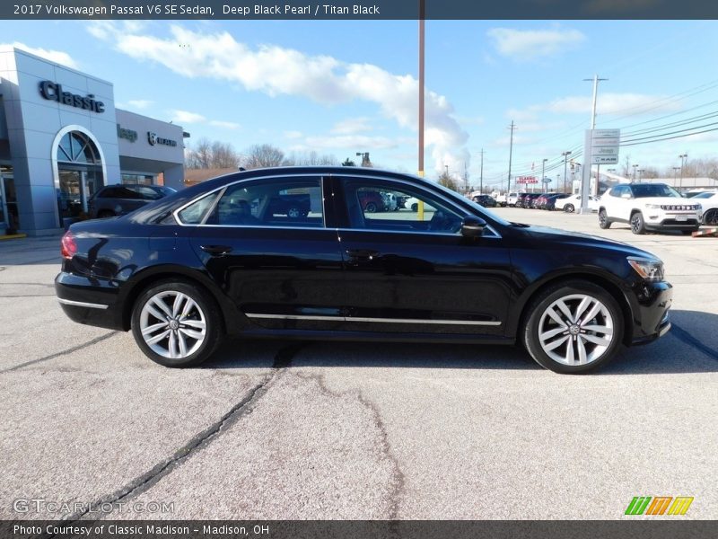 Deep Black Pearl / Titan Black 2017 Volkswagen Passat V6 SE Sedan