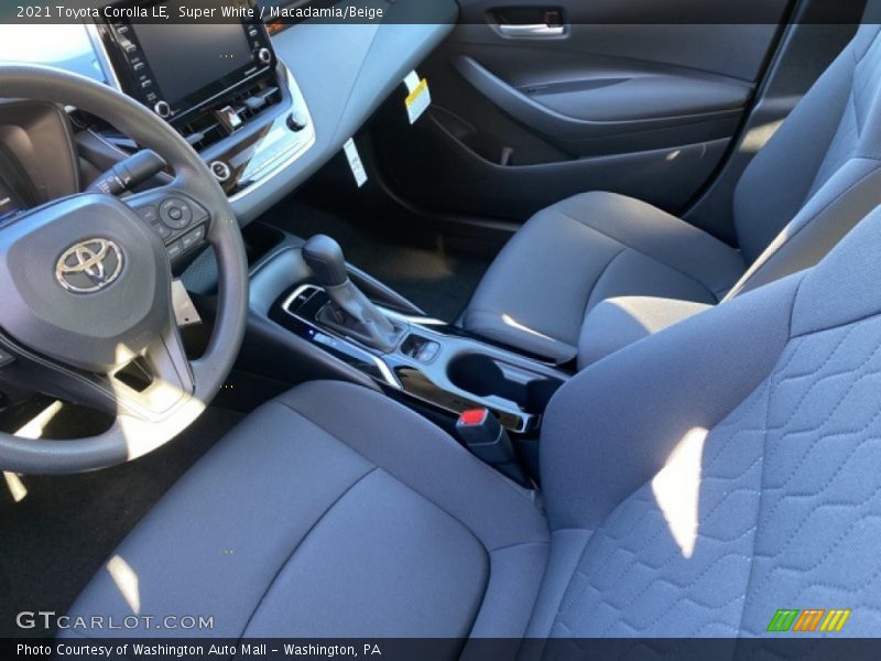 Super White / Macadamia/Beige 2021 Toyota Corolla LE