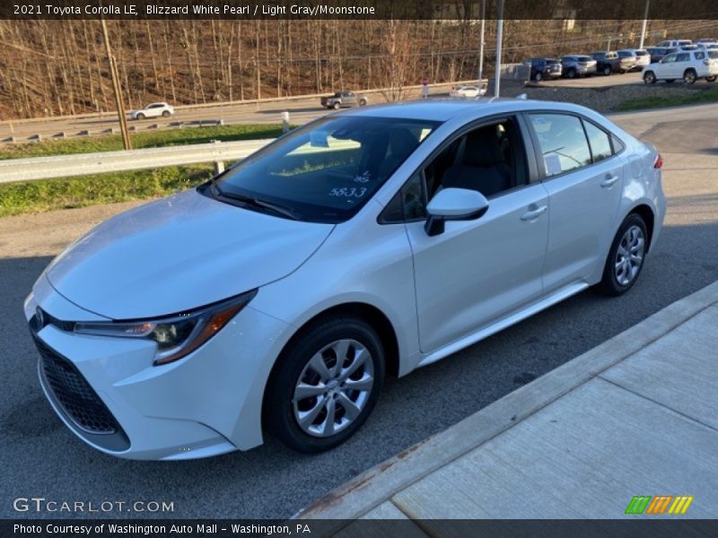 Front 3/4 View of 2021 Corolla LE