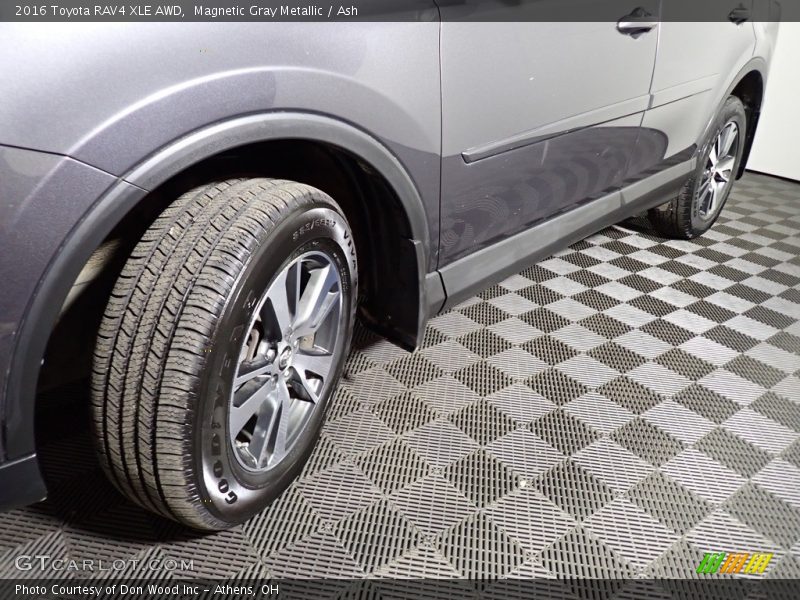 Magnetic Gray Metallic / Ash 2016 Toyota RAV4 XLE AWD
