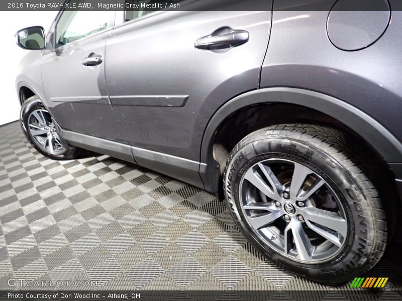 Magnetic Gray Metallic / Ash 2016 Toyota RAV4 XLE AWD