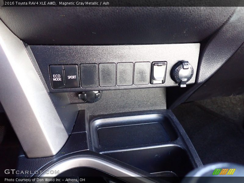 Magnetic Gray Metallic / Ash 2016 Toyota RAV4 XLE AWD